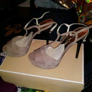 New Micheal Kors Sandals - Size 10